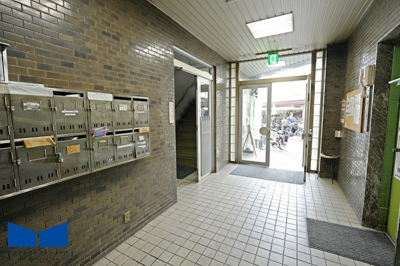 貸店舗・事務所　八尾市 山本町南４丁目　広さ約２０坪　角区画　EV付き　駅前テナントビル　グロー河内山本駅前 その他