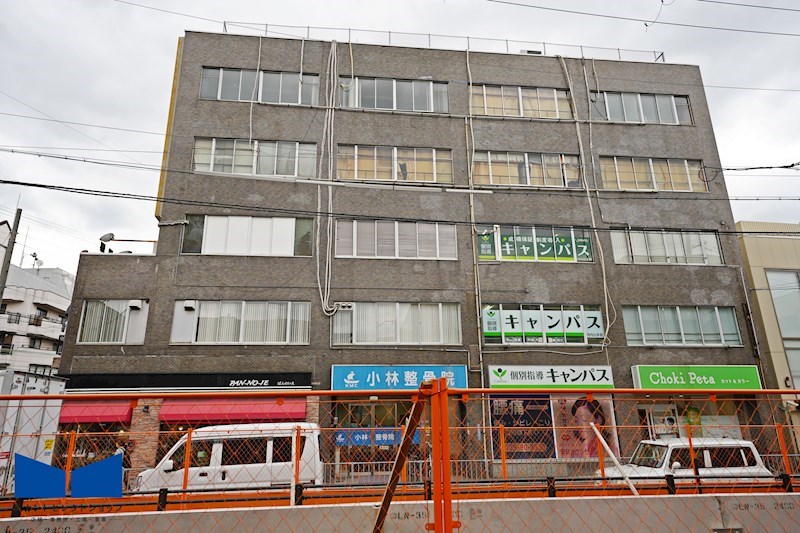 貸店舗・事務所　八尾市 山本町南４丁目　広さ約２０坪　角区画　EV付き　駅前テナントビル　グロー河内山本駅前 その他