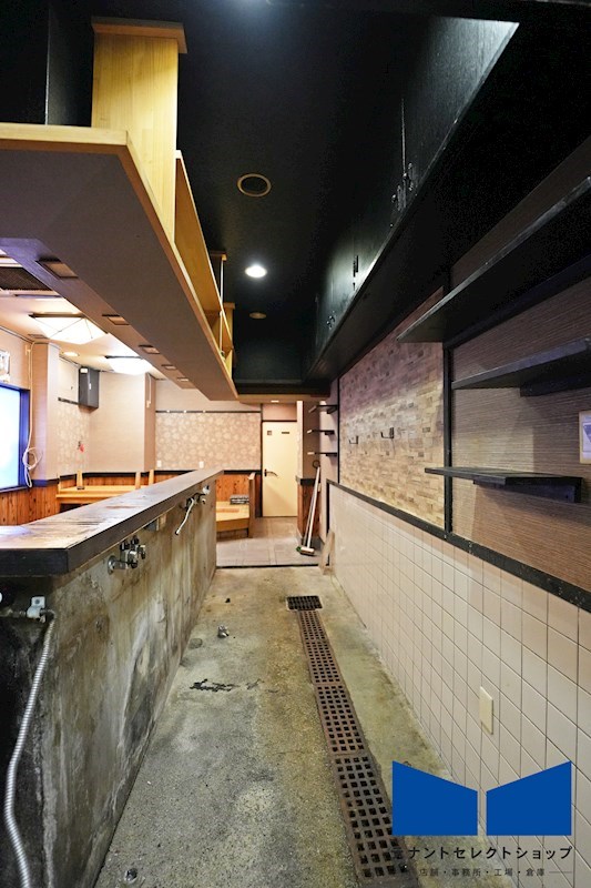 貸店舗・事務所　八尾市　山本町１丁目　広さ約９坪　飲食店跡　路面店　※重飲食可 リビング