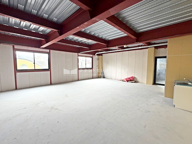 貸店舗・事務所　八尾市 志紀町２丁目　角区画　約２０坪　志紀駅前テナントビル その他