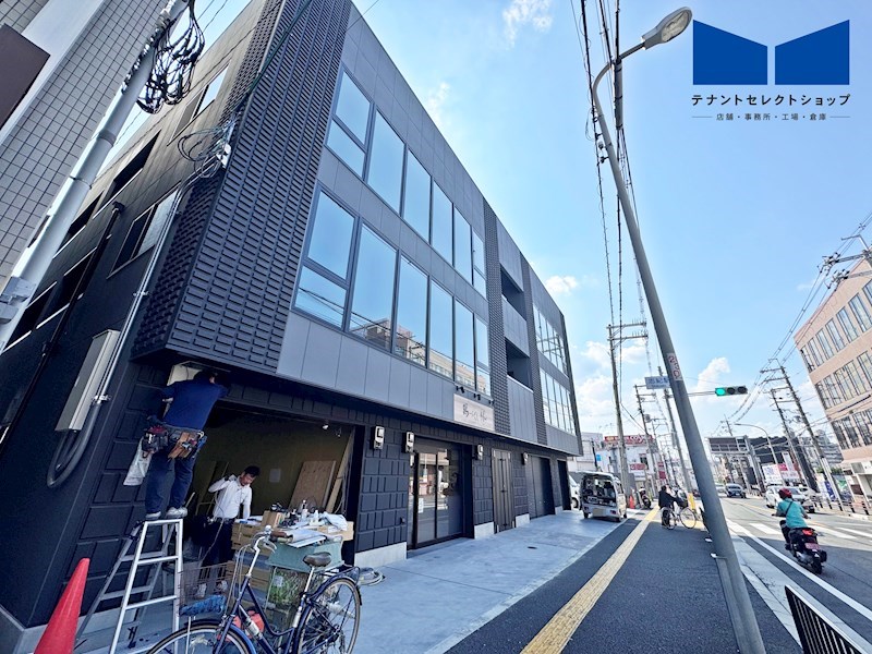 貸店舗・事務所　八尾市 志紀町２丁目　角区画　約２０坪　志紀駅前テナントビル その他