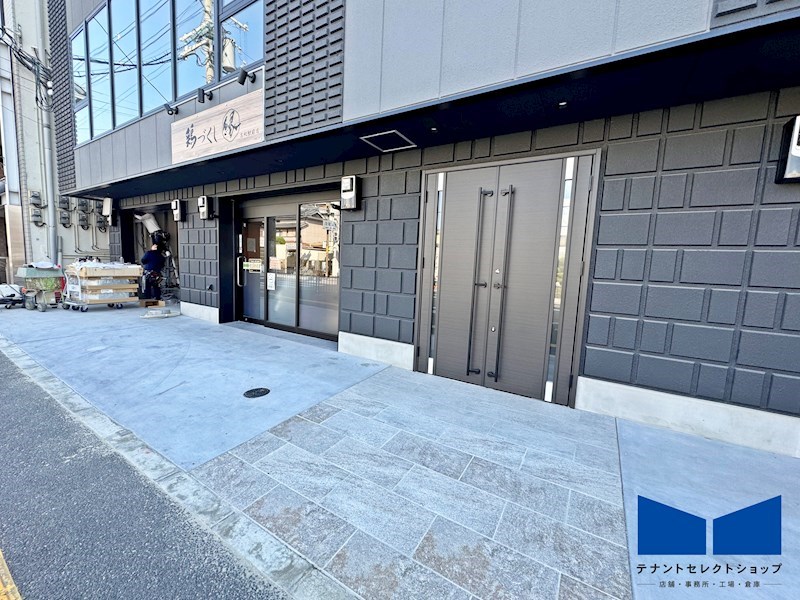 貸店舗・事務所　八尾市 志紀町２丁目　角区画　約２０坪　志紀駅前テナントビル その他