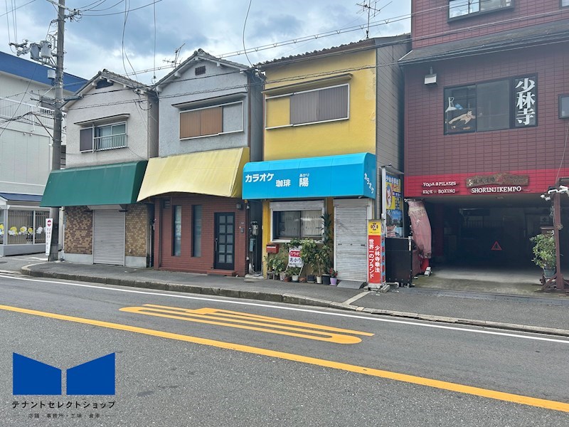 貸店舗・事務所　八尾市　東山本新町８丁目　広さ延べ約１９坪　カラオケ喫茶店　※居抜き リビング