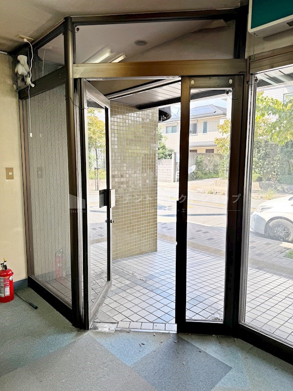 貸店舗・事務所　八尾市 陽光園２丁目　広さ約１７坪　事務所跡　路面店　※飲食店相談可　GSハイム八尾陽光園 その他