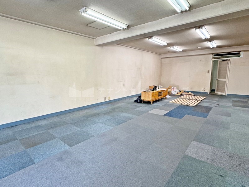 貸店舗・事務所　八尾市 陽光園２丁目　広さ約１７坪　事務所跡　路面店　※飲食店相談可　GSハイム八尾陽光園 リビング