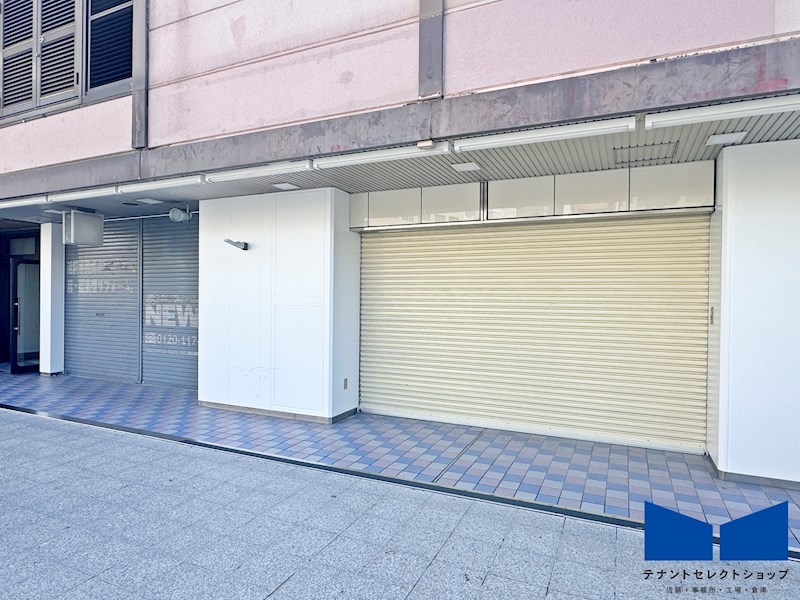 貸店舗・事務所　八尾市 北本町２丁目　広さ約８０坪　角区画　近鉄八尾駅高架下 外観