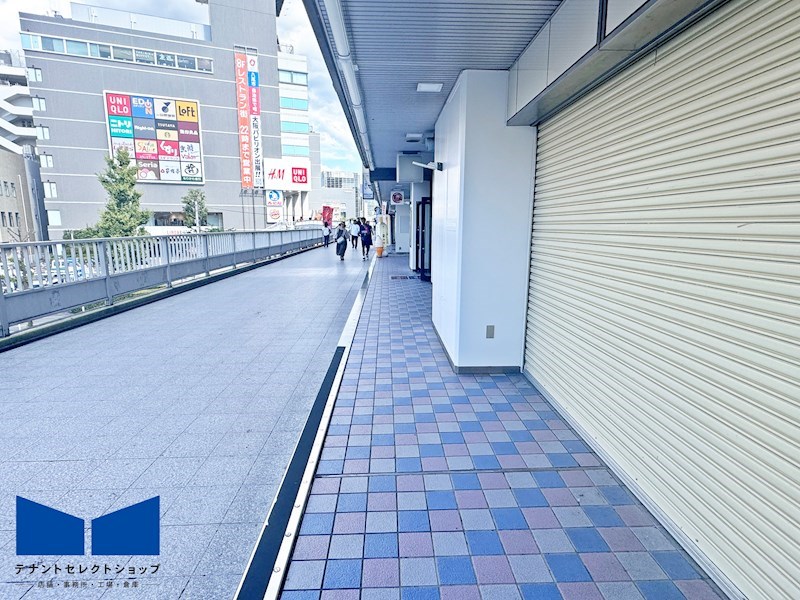 貸店舗・事務所　八尾市 北本町２丁目　広さ約８０坪　角区画　近鉄八尾駅高架下 その他