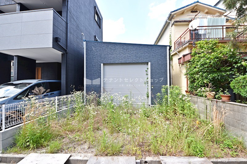 貸倉庫・事務所　八尾市 上之島町南１丁目　広さ約１２坪　前面駐車スペースあり ベッドルーム