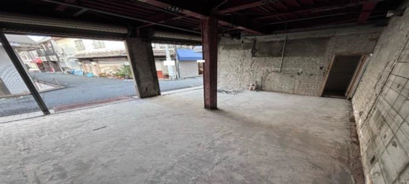貸店舗・事務所　八尾市 山本町南１丁目 広さ約８.６坪 ※軽飲食等可　スケルトン渡し　マルキチビル キッチン