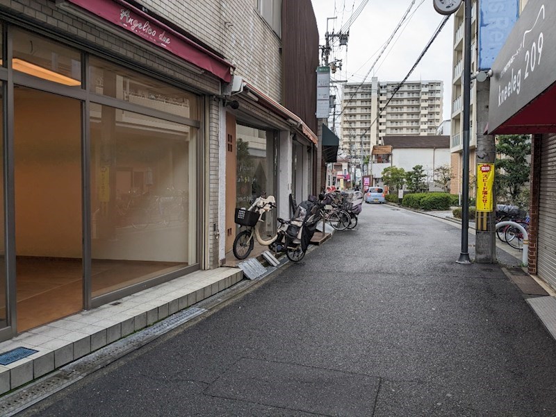 貸店舗・事務所　八尾市 山本町南１丁目　広さ約９坪　路面店　軽飲食可　阪口ビル その他