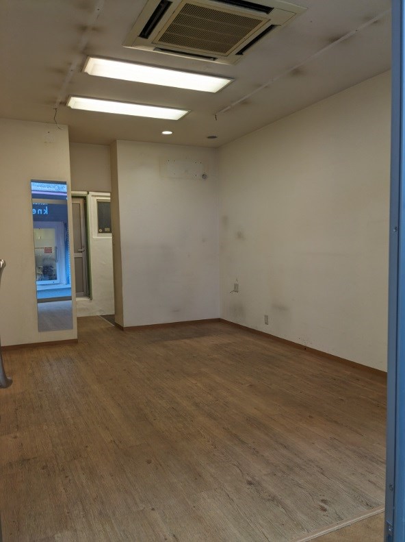 貸店舗・事務所　八尾市 山本町南１丁目　広さ約９坪　路面店　軽飲食可　阪口ビル その他