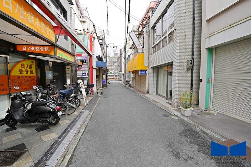 貸店舗・事務所　八尾市 山本町南１丁目　広さ約８坪　BAR居抜き　コスモパラダイス その他
