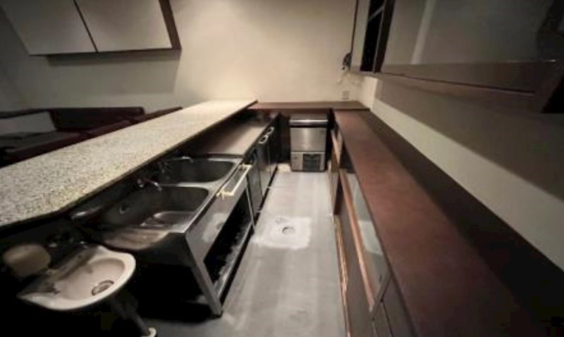 貸店舗・事務所　八尾市 山本町南１丁目　広さ約８坪　BAR居抜き　コスモパラダイス ベッドルーム