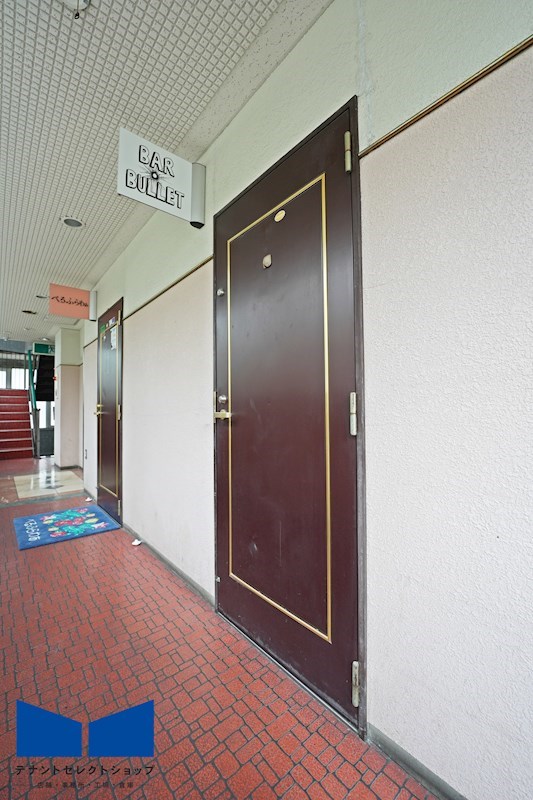 貸店舗・事務所　八尾市 山本町南１丁目　広さ約８坪　BAR居抜き　コスモパラダイス ベランダ