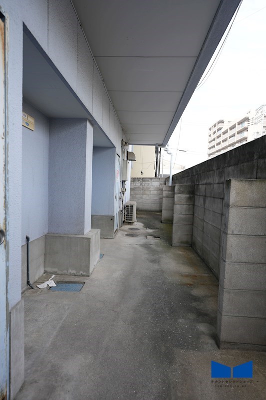 貸店舗・事務所　八尾市 天王寺屋２丁目　広さ約１４坪　ロードサイド　路面店　シーズンコート その他