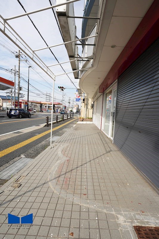 貸店舗・事務所　八尾市 天王寺屋２丁目　広さ約１４坪　ロードサイド　路面店　シーズンコート その他