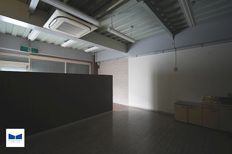 貸店舗・事務所　八尾市 天王寺屋２丁目　広さ約１４坪　ロードサイド　路面店　シーズンコート その他