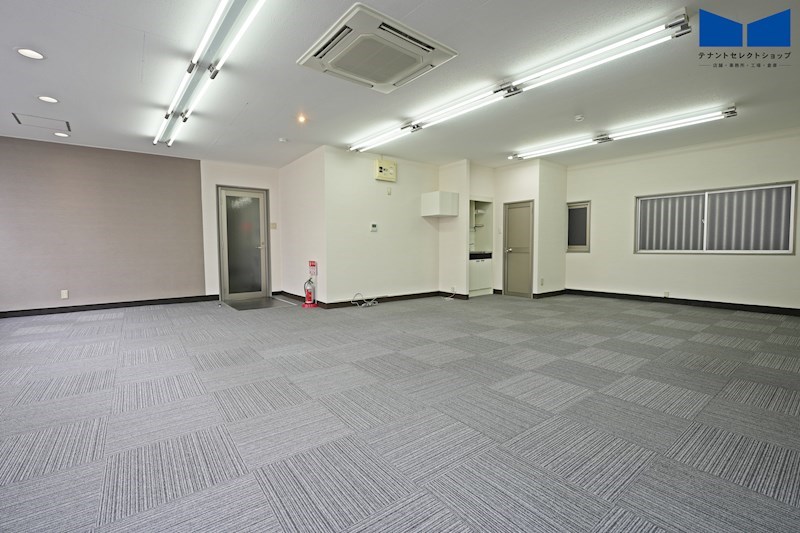 貸店舗・事務所　八尾市 本町２丁目　広さ約１６坪　本町つばきビル リビング