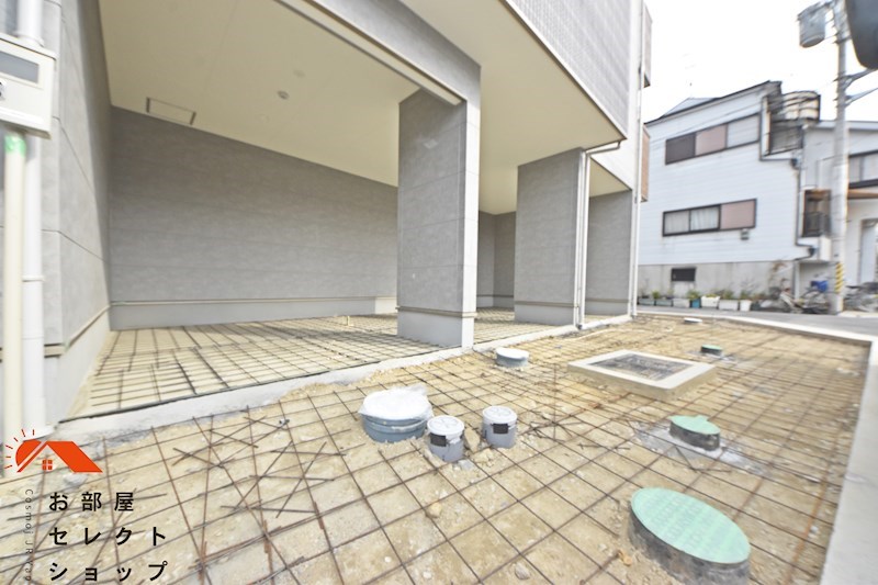 エクセレント久宝園 駐車場