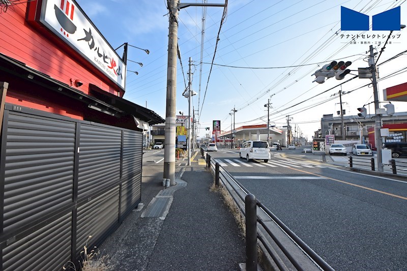 貸店舗・事務所　八尾市 天王寺屋２丁目　広さ約３３坪　駐車場１２台分あり　飲食店跡　ロードサイド その他