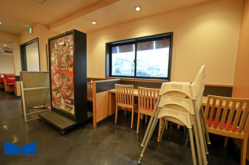 貸店舗・事務所　八尾市 天王寺屋２丁目　広さ約３３坪　駐車場１２台分あり　飲食店跡　ロードサイド その他