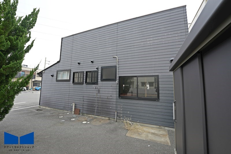 貸店舗・事務所　八尾市 天王寺屋２丁目　広さ約３３坪　駐車場１２台分あり　飲食店跡　ロードサイド その他