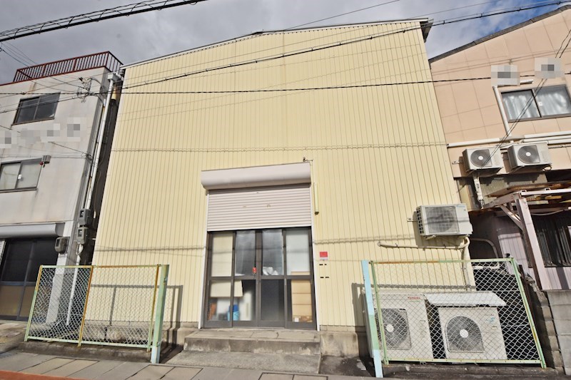 貸倉庫・作業所　八尾市 桂町６丁目　広さ延べ約１４０坪　駐車スペース　リフト付き その他