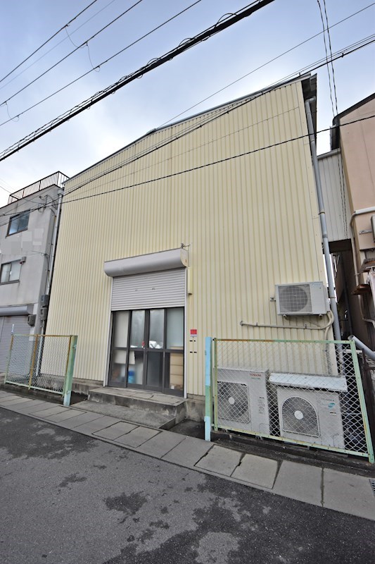 貸倉庫・作業所　八尾市 桂町６丁目　広さ延べ約１４０坪　駐車スペース　リフト付き その他