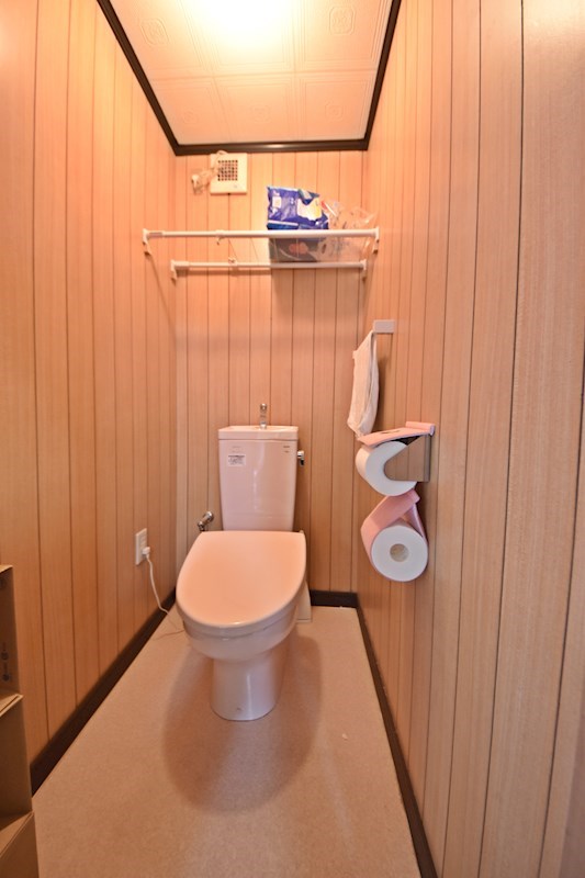 貸倉庫・作業所　八尾市 桂町６丁目　広さ延べ約１４０坪　駐車スペース　リフト付き その他