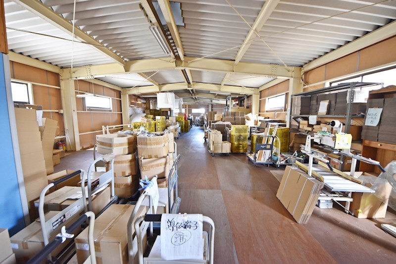 貸倉庫・作業所　八尾市 桂町６丁目　広さ延べ約１４０坪　駐車スペース　リフト付き その他