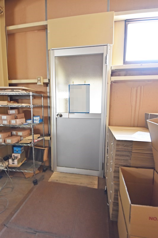 貸倉庫・作業所　八尾市 桂町６丁目　広さ延べ約１４０坪　駐車スペース　リフト付き その他