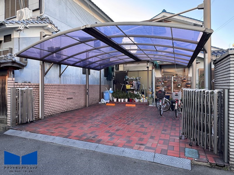 貸店舗・事務所　八尾市 桂町３丁目　広さ延べ約６３坪　駐車スペース８台分あり ベッドルーム