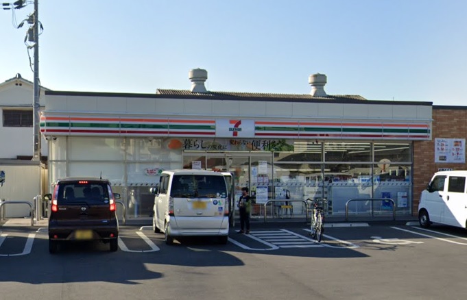 貸店舗・事務所　八尾市 桂町３丁目　広さ延べ約６３坪　駐車スペース８台分あり コンビニ