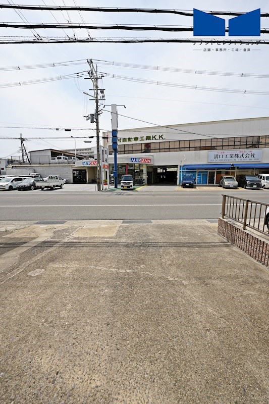 貸店舗・事務所　八尾市 志紀町南１丁目　広さ延べ約３１坪　駐車スペース付き　２５号線沿い　志紀町南１丁目店舗　 その他