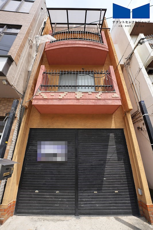貸店舗・事務所　八尾市 志紀町南１丁目　広さ延べ約３１坪　駐車スペース付き　２５号線沿い　志紀町南１丁目店舗　 玄関