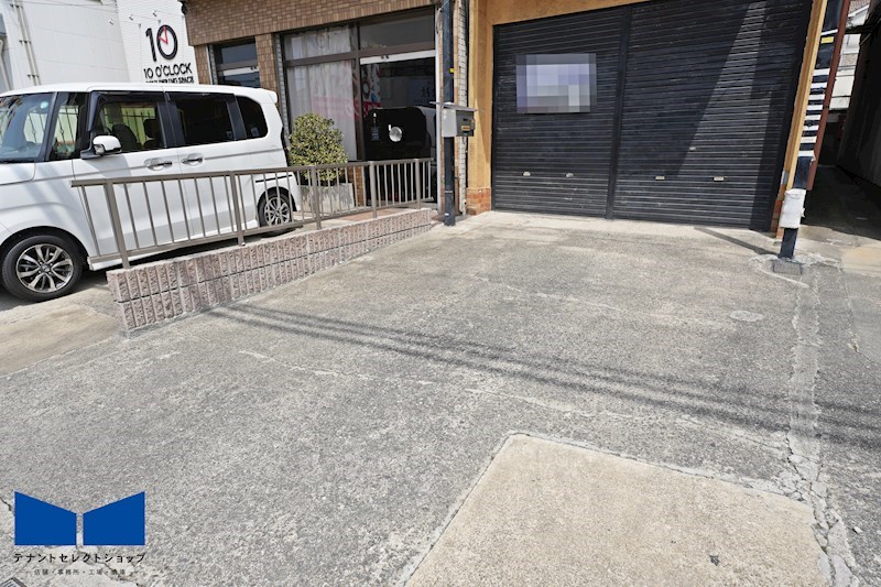 貸店舗・事務所　八尾市 志紀町南１丁目　広さ延べ約３１坪　駐車スペース付き　２５号線沿い　志紀町南１丁目店舗　 キッチン
