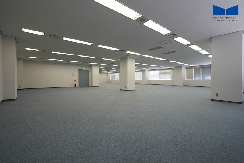 貸店舗・事務所　八尾市 若林町１丁目　広さ約１０８坪　EVあり　八尾南駅前ビル リビング