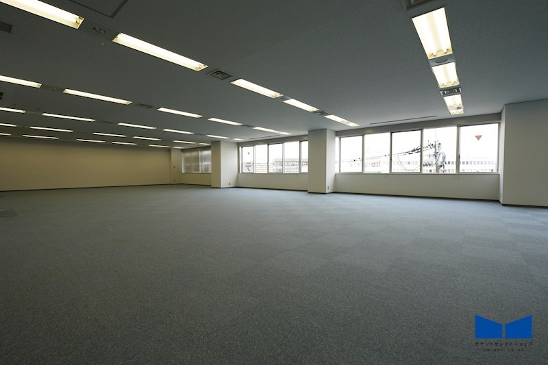貸店舗・事務所　八尾市 若林町１丁目　広さ約１０８坪　EVあり　八尾南駅前ビル その他