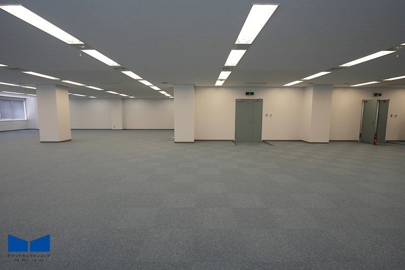 貸店舗・事務所　八尾市 若林町１丁目　広さ約１０８坪　EVあり　八尾南駅前ビル ベランダ