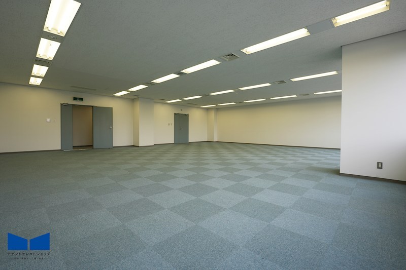 貸店舗・事務所　八尾市 若林町１丁目　広さ約３８坪　EVあり　八尾南駅前ビル リビング