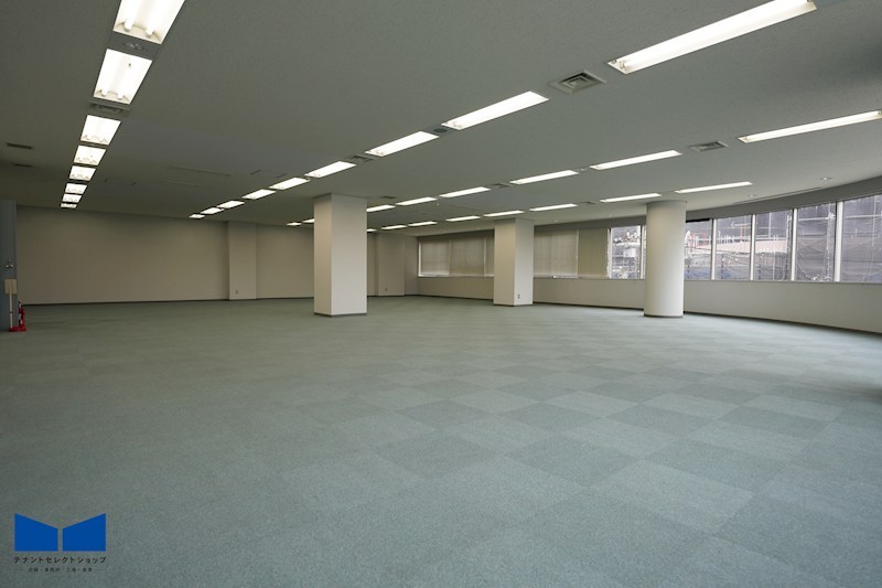 貸店舗・事務所　八尾市 若林町１丁目　広さ約６９坪　EVあり　八尾南駅前ビル リビング