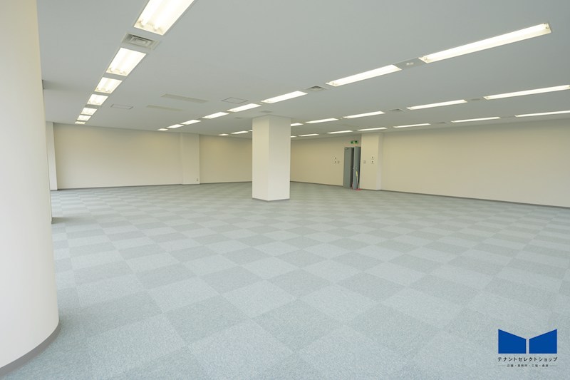 貸店舗・事務所　八尾市 若林町１丁目　広さ約６９坪　EVあり　八尾南駅前ビル ベランダ
