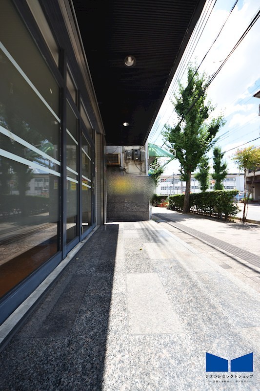 貸店舗・事務所　八尾市 明美町２丁目 　広さ約１７坪　路面店　コンソートONE その他