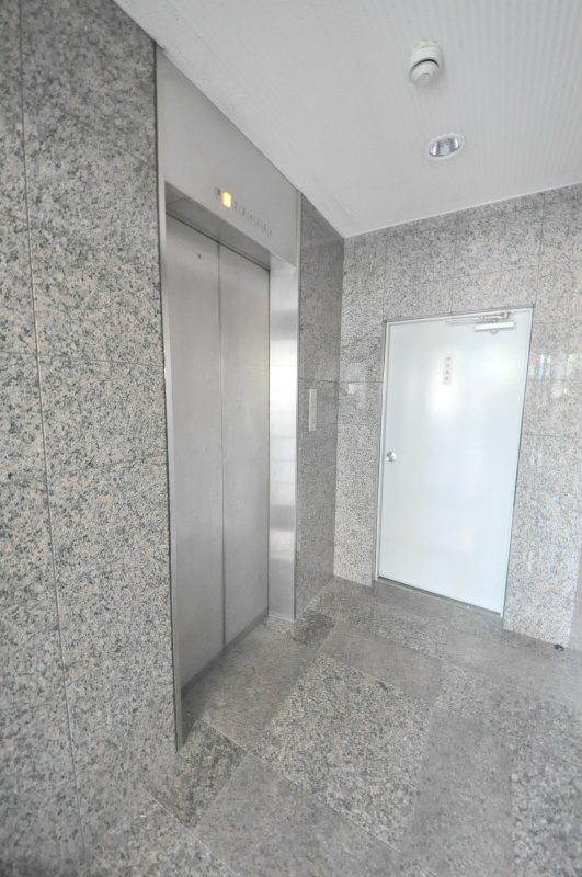 貸店舗・事務所　八尾市 明美町２丁目 　広さ約１７坪　路面店　コンソートONE その他共有部分