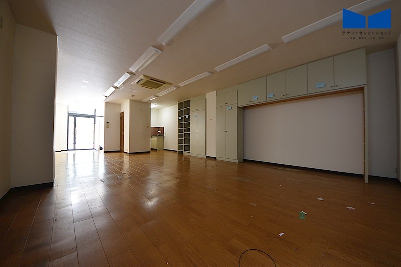 貸店舗・事務所　八尾市 明美町２丁目 　広さ約１７坪　路面店　コンソートONE ベランダ
