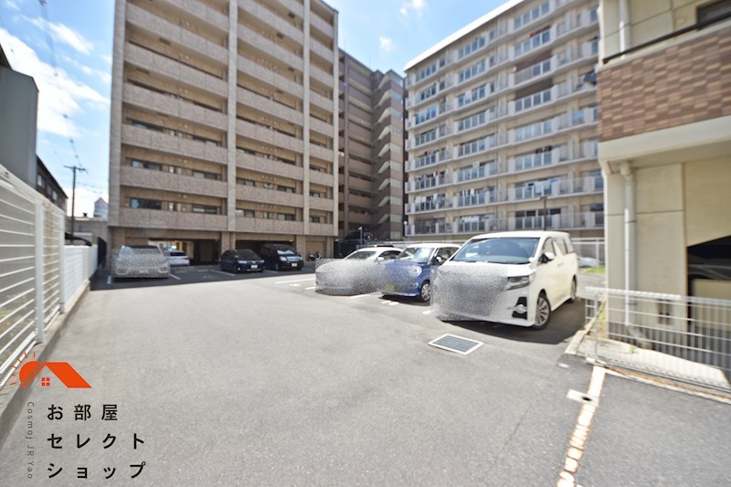友井グレイス 駐車場