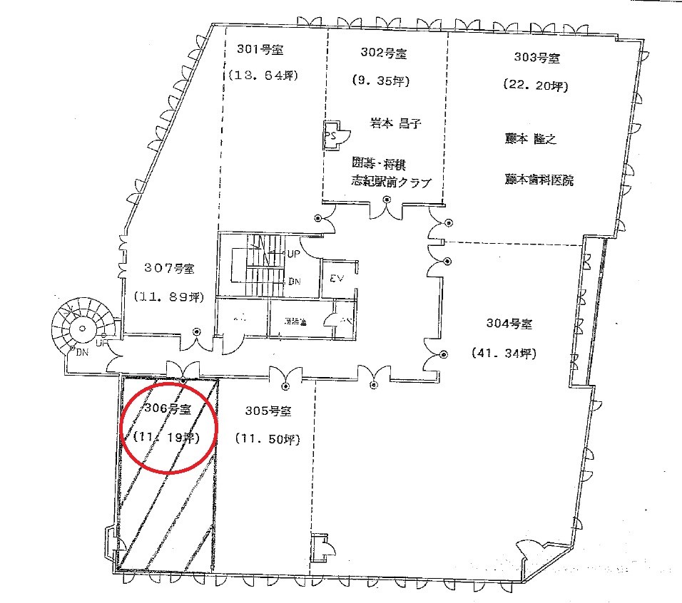 貸店舗・事務所　八尾市 志紀町３丁目　広さ約１１坪　角区画　EVあり　松井志紀駅ビル 間取り