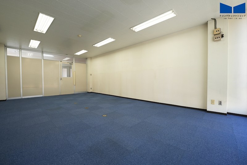 貸店舗・事務所　八尾市 志紀町３丁目　広さ約１１坪　角区画　EVあり　松井志紀駅ビル その他