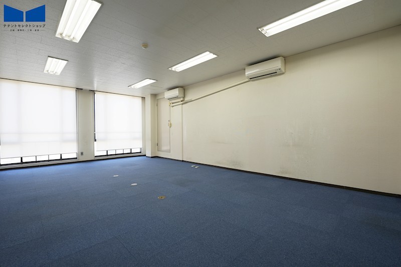 貸店舗・事務所　八尾市 志紀町３丁目　広さ約１１坪　角区画　EVあり　松井志紀駅ビル その他