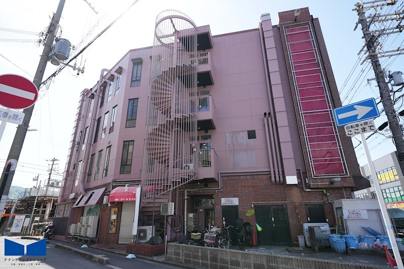 貸店舗・事務所　八尾市 志紀町３丁目　広さ約１１坪　角区画　EVあり　松井志紀駅ビル その他